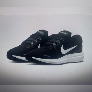 Nike Air Zoom Vomero 16 Men’s size 9 Running Shoes